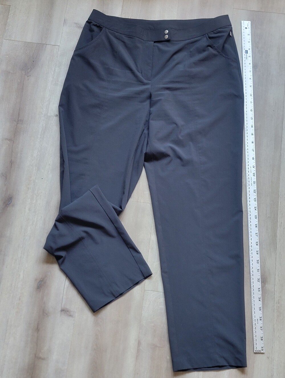 Zenergy by Chico's Neema Straight Leg Pants Grey Stretch Athleisure Travel 2/ L